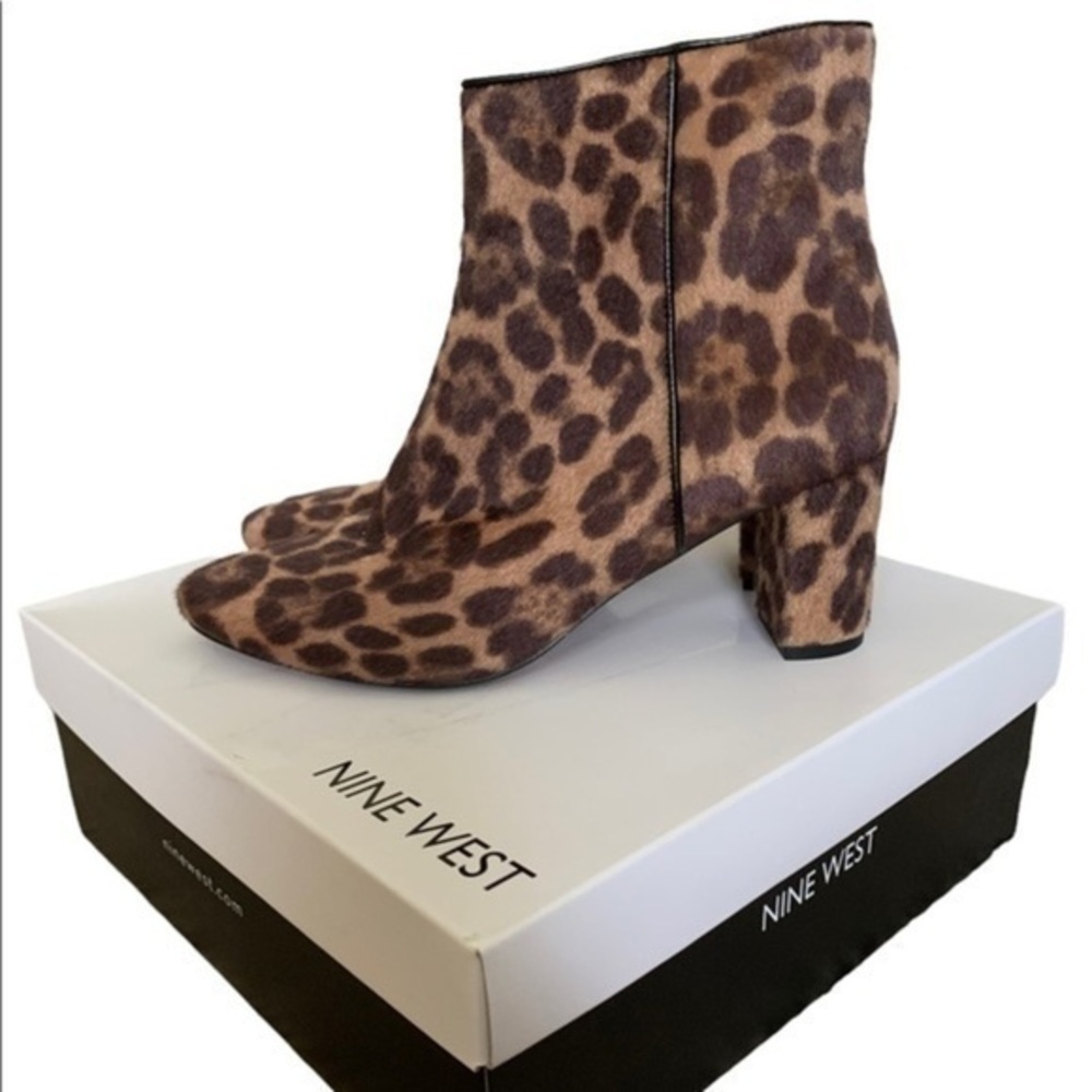 NINE WEST textured leopard booties 7.5
